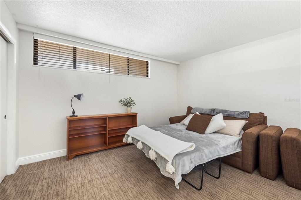 For Sale: $140,000 (2 beds, 2 baths, 1050 Square Feet)