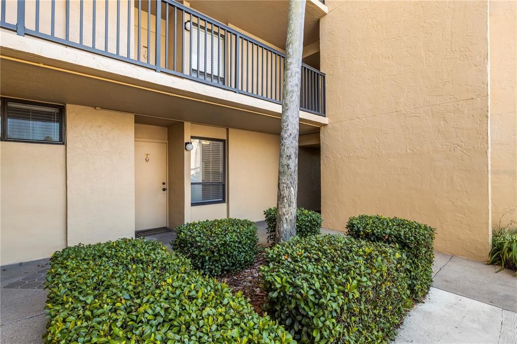 For Sale: $140,000 (2 beds, 2 baths, 1050 Square Feet)