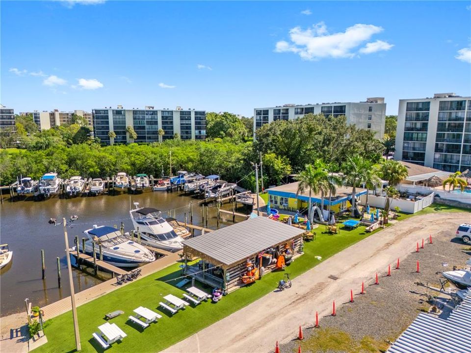 For Sale: $140,000 (2 beds, 2 baths, 1050 Square Feet)