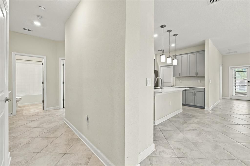 Activo con contrato: $520,000 (4 camas, 3 baños, 2136 Pies cuadrados)