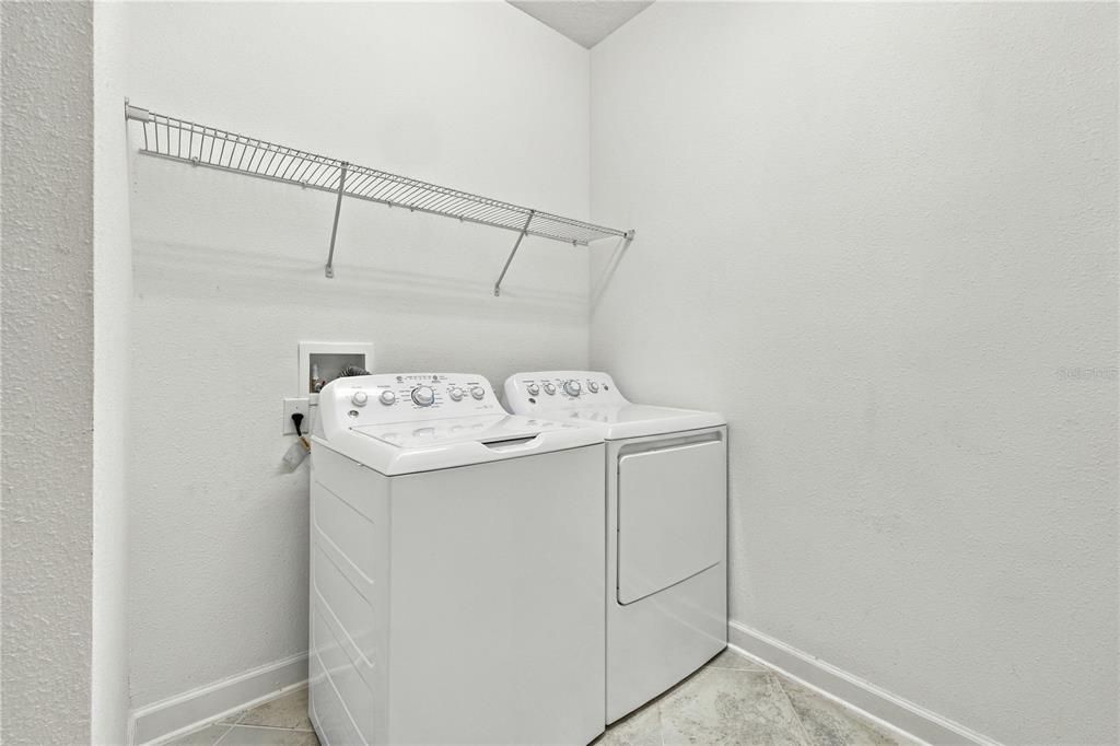 Activo con contrato: $520,000 (4 camas, 3 baños, 2136 Pies cuadrados)