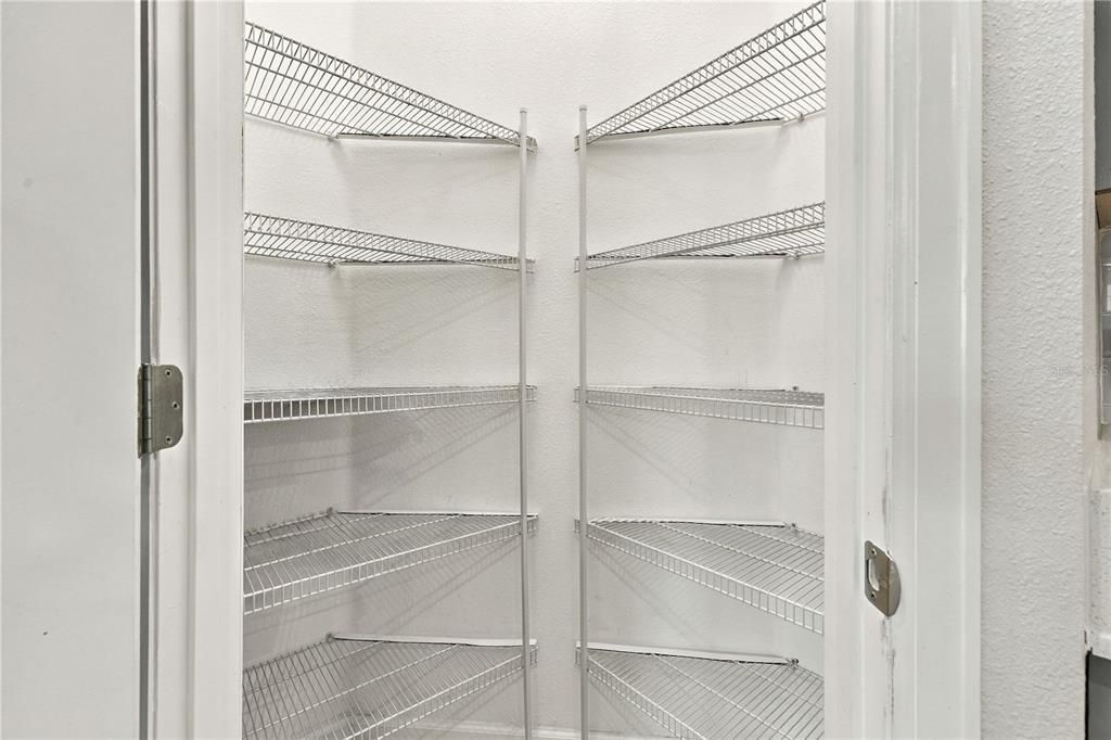 Activo con contrato: $520,000 (4 camas, 3 baños, 2136 Pies cuadrados)