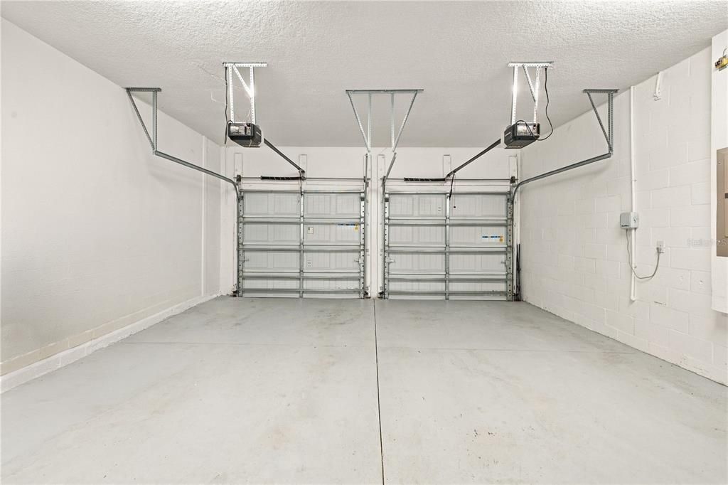 Activo con contrato: $520,000 (4 camas, 3 baños, 2136 Pies cuadrados)