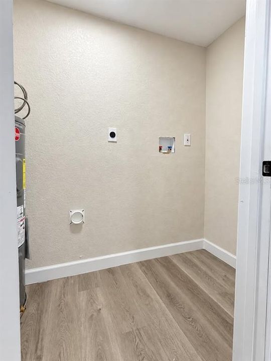 В аренду: $1,375 (2 спален, 1 ванн, 900 Квадратных фут)