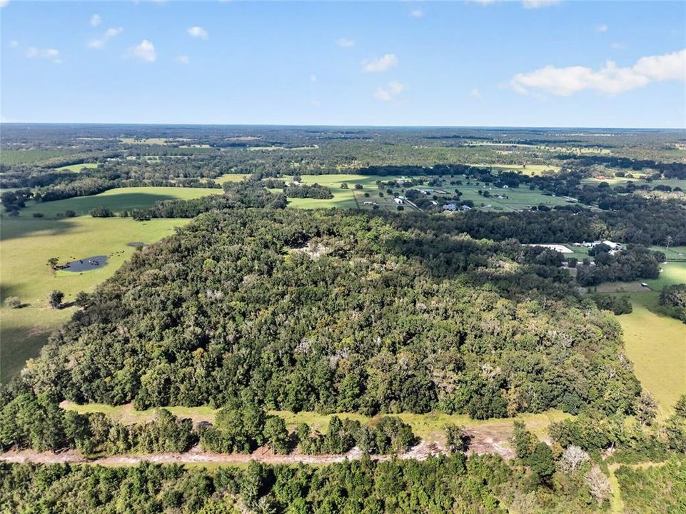 待售: $1,500,000 (57.59 acres)