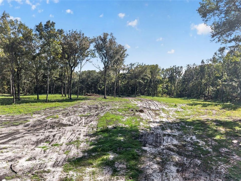 待售: $1,500,000 (57.59 acres)
