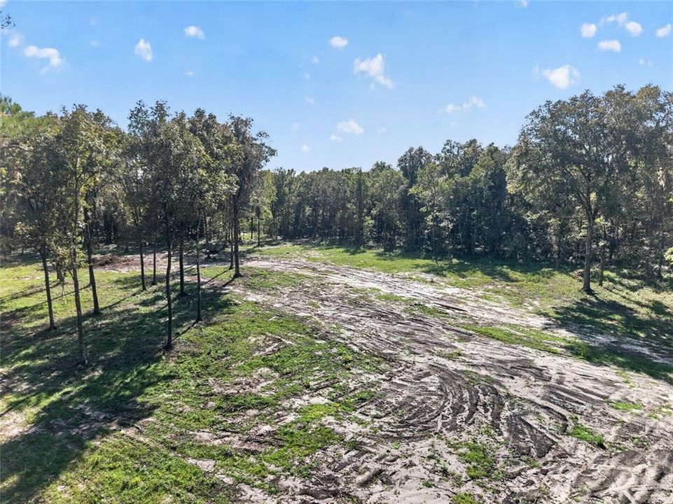 待售: $1,500,000 (57.59 acres)