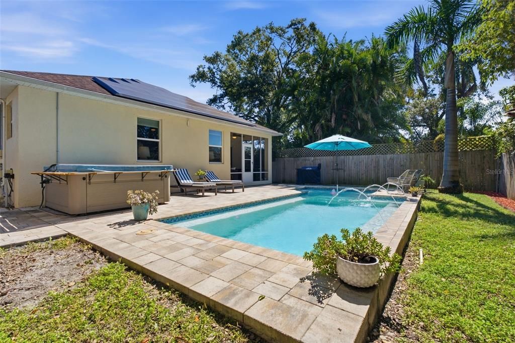 For Sale: $524,000 (3 beds, 2 baths, 1554 Square Feet)