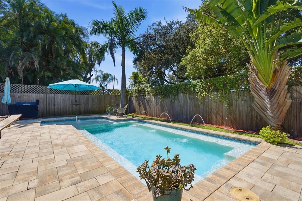 For Sale: $524,000 (3 beds, 2 baths, 1554 Square Feet)