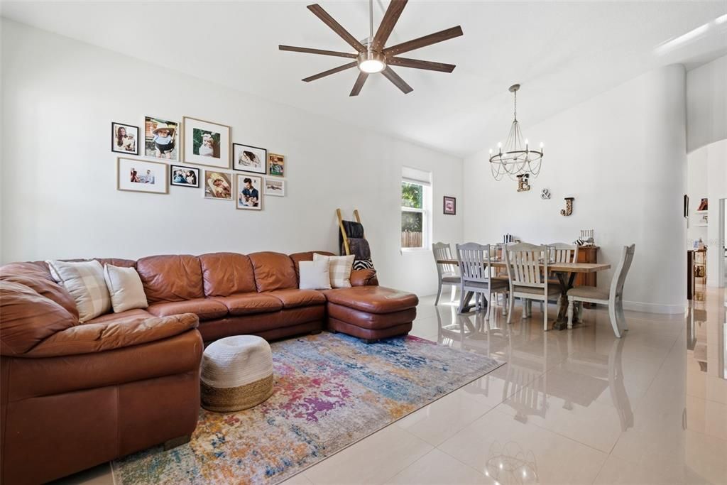 For Sale: $524,000 (3 beds, 2 baths, 1554 Square Feet)