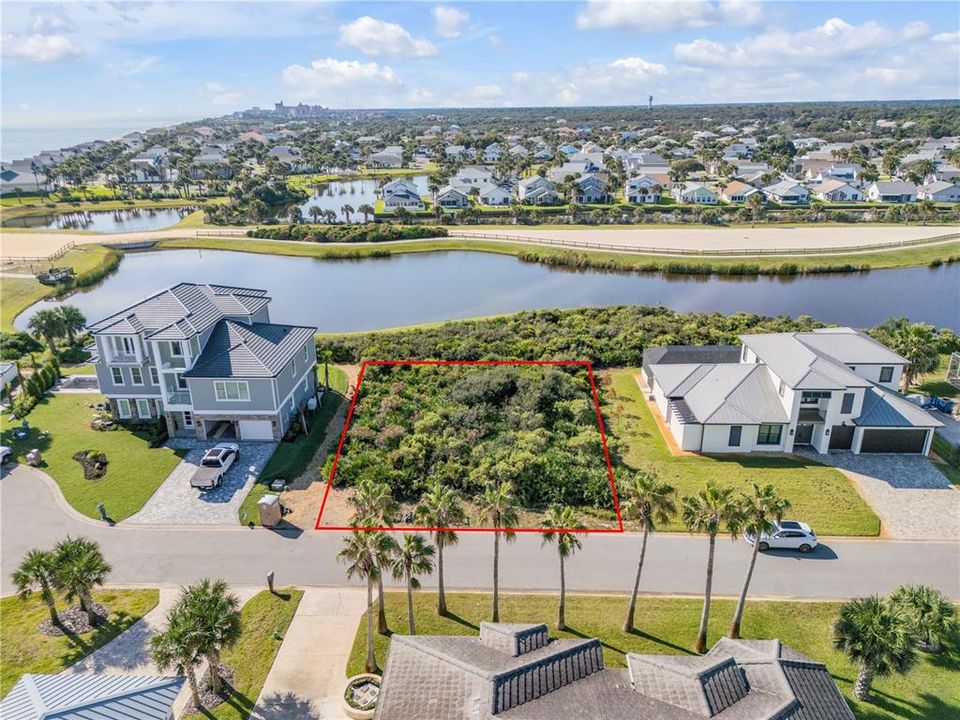 На продажу: $525,000 (0.23 acres)