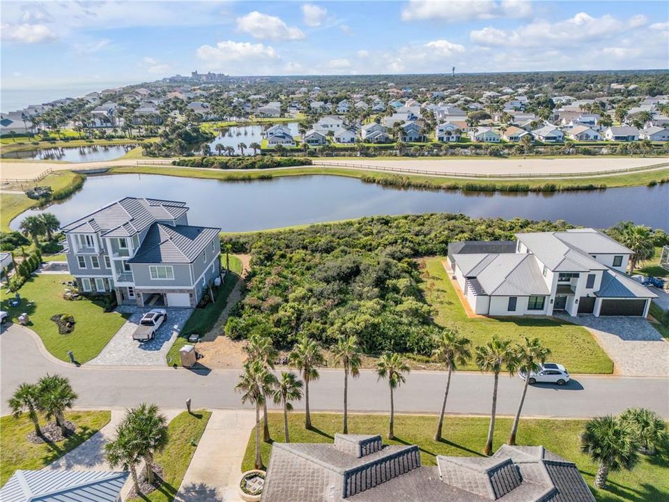На продажу: $525,000 (0.23 acres)