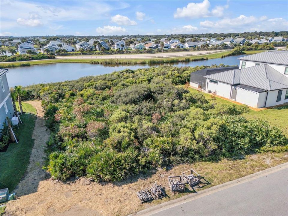 На продажу: $525,000 (0.23 acres)