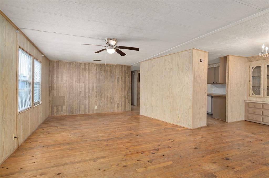 For Sale: $180,000 (2 beds, 2 baths, 1344 Square Feet)