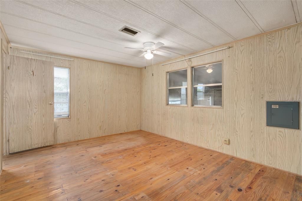 For Sale: $180,000 (2 beds, 2 baths, 1344 Square Feet)