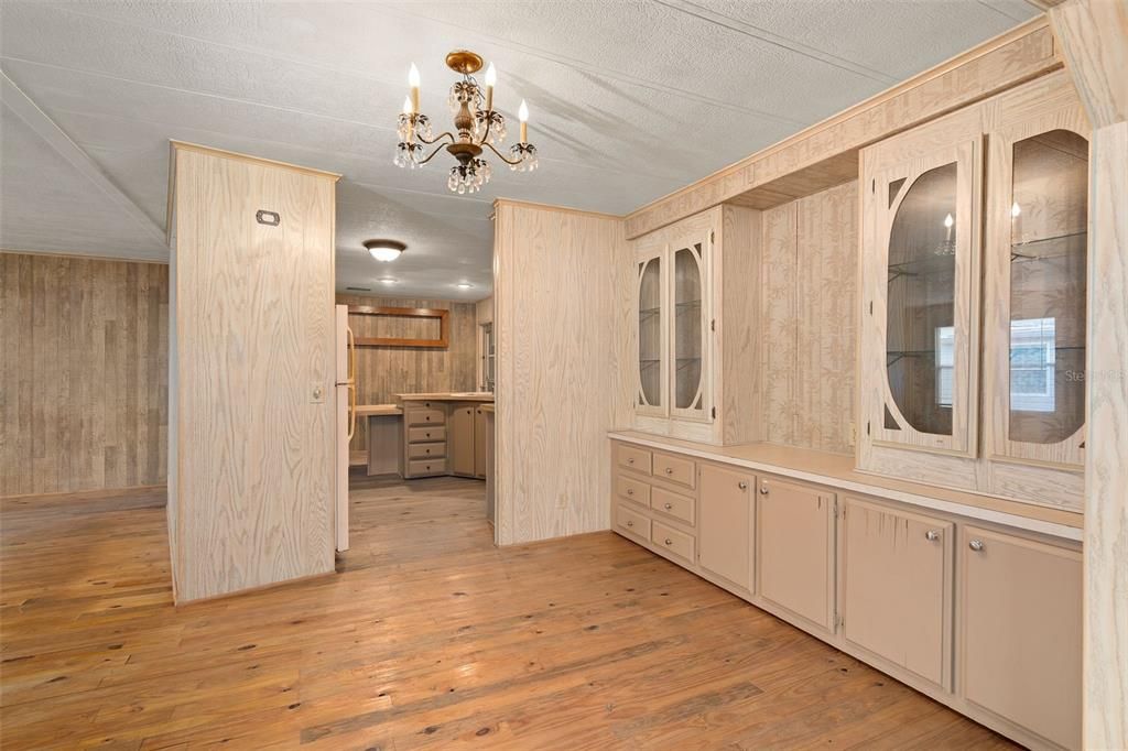 For Sale: $180,000 (2 beds, 2 baths, 1344 Square Feet)