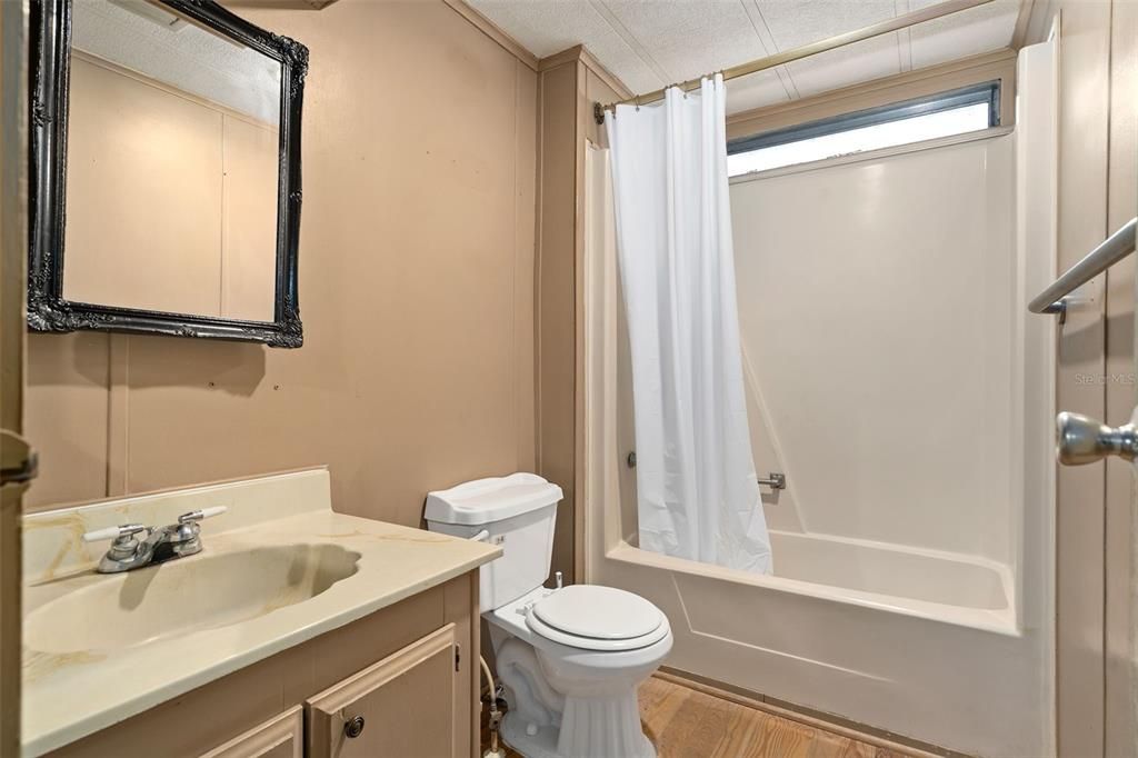 For Sale: $180,000 (2 beds, 2 baths, 1344 Square Feet)