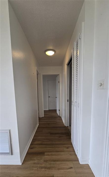 For Sale: $115,000 (2 beds, 1 baths, 825 Square Feet)