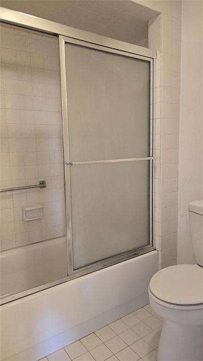 For Sale: $115,000 (2 beds, 1 baths, 825 Square Feet)
