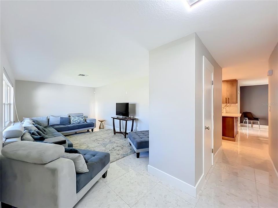 En Venta: $479,900 (3 camas, 2 baños, 1647 Pies cuadrados)