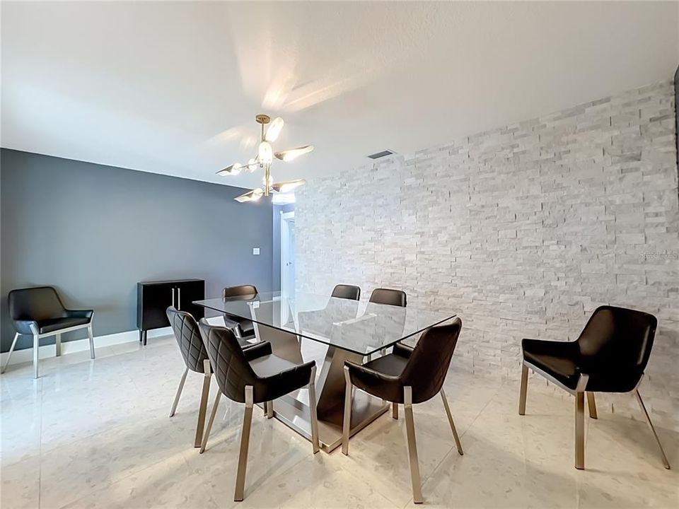 En Venta: $479,900 (3 camas, 2 baños, 1647 Pies cuadrados)