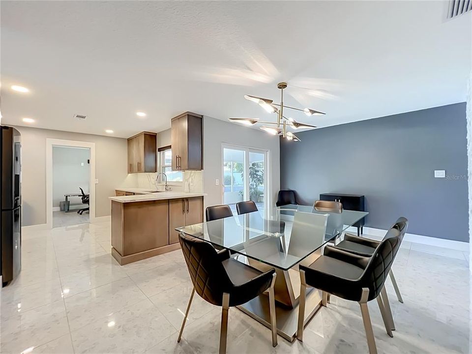 En Venta: $479,900 (3 camas, 2 baños, 1647 Pies cuadrados)