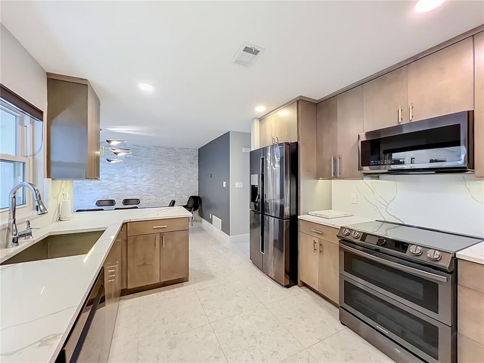 En Venta: $479,900 (3 camas, 2 baños, 1647 Pies cuadrados)