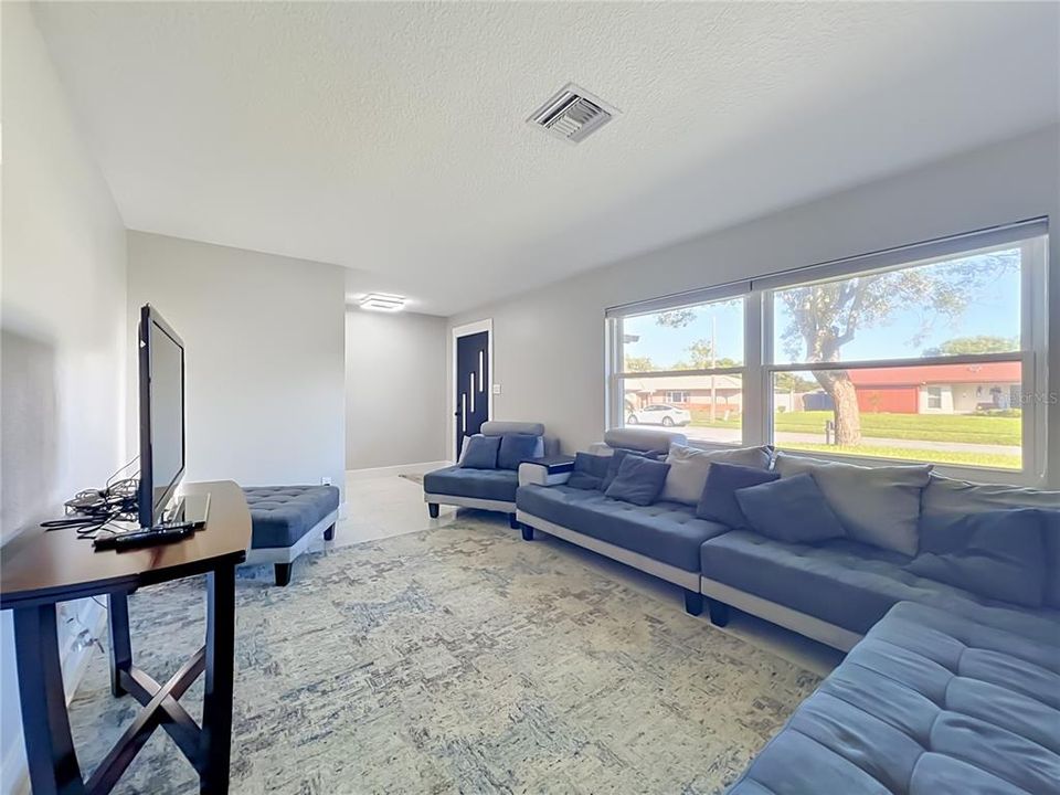 En Venta: $479,900 (3 camas, 2 baños, 1647 Pies cuadrados)