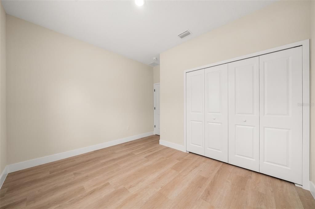 En Venta: $329,900 (4 camas, 2 baños, 1750 Pies cuadrados)