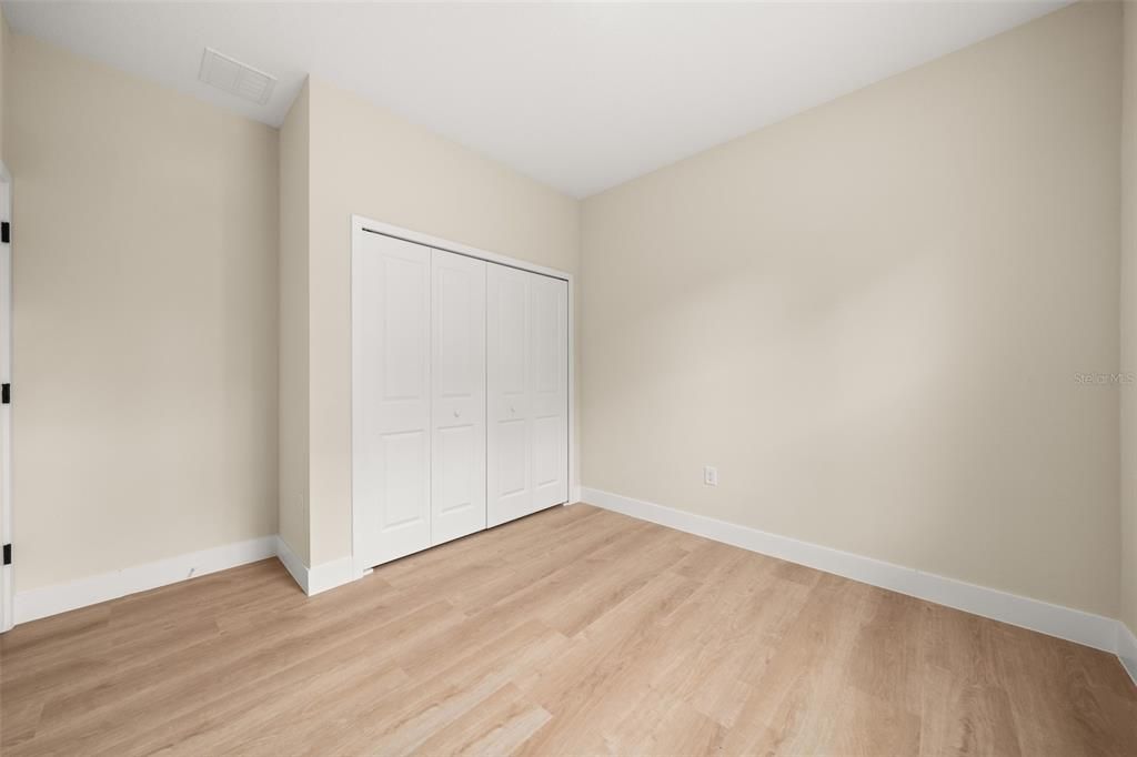 En Venta: $329,900 (4 camas, 2 baños, 1750 Pies cuadrados)