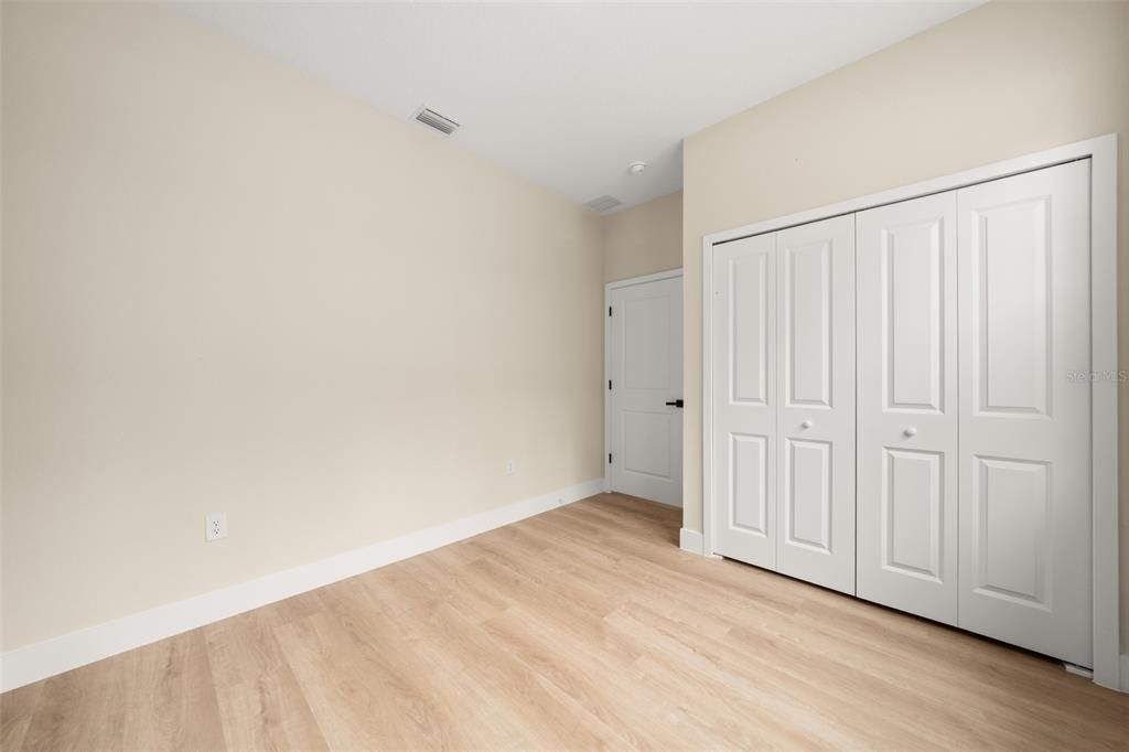 En Venta: $329,900 (4 camas, 2 baños, 1750 Pies cuadrados)