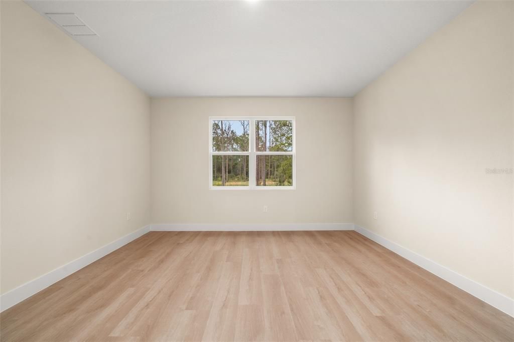 En Venta: $329,900 (4 camas, 2 baños, 1750 Pies cuadrados)
