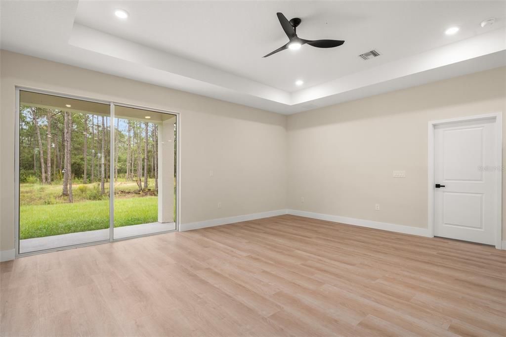 En Venta: $329,900 (4 camas, 2 baños, 1750 Pies cuadrados)