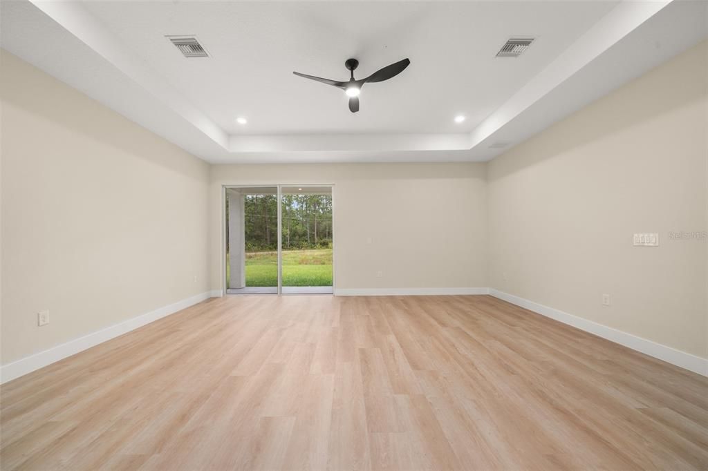En Venta: $329,900 (4 camas, 2 baños, 1750 Pies cuadrados)