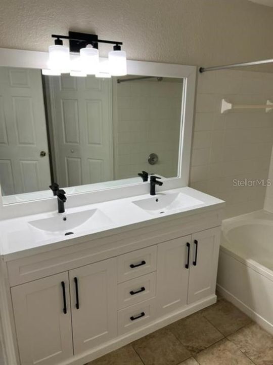 В аренду: $1,795 (2 спален, 2 ванн, 1044 Квадратных фут)