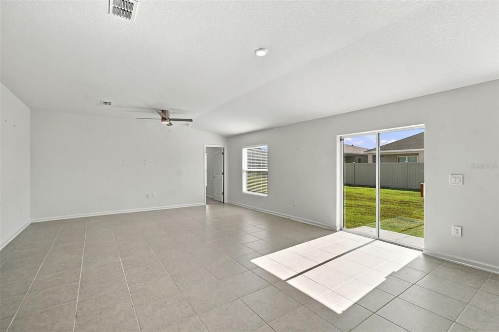 For Sale: $360,000 (3 beds, 2 baths, 1843 Square Feet)