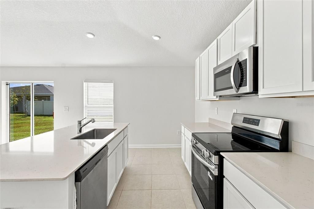 For Sale: $360,000 (3 beds, 2 baths, 1843 Square Feet)