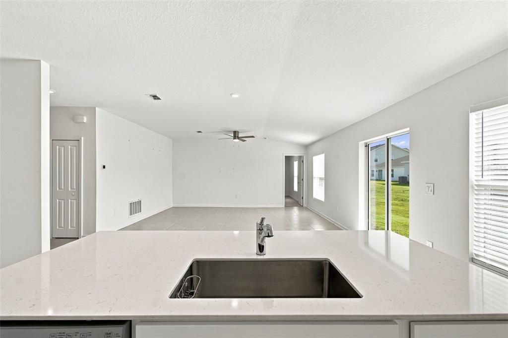 For Sale: $360,000 (3 beds, 2 baths, 1843 Square Feet)