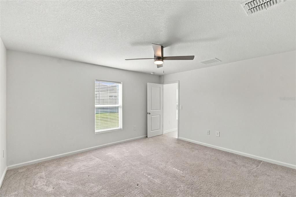 For Sale: $360,000 (3 beds, 2 baths, 1843 Square Feet)