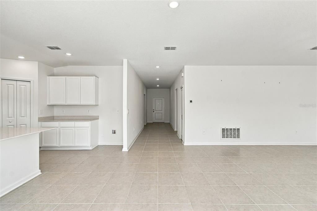 For Sale: $360,000 (3 beds, 2 baths, 1843 Square Feet)