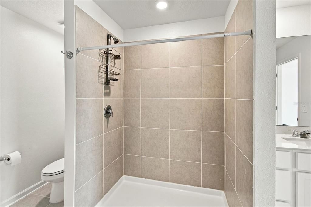 For Sale: $360,000 (3 beds, 2 baths, 1843 Square Feet)