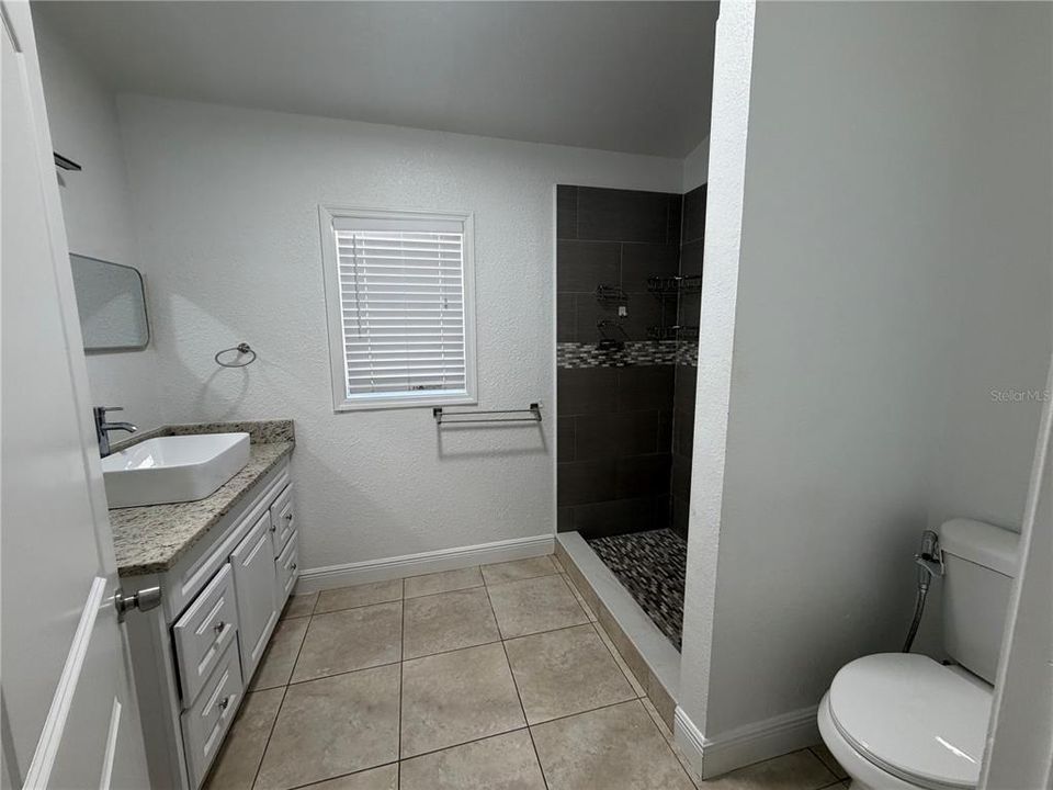 В аренду: $3,600 (3 спален, 3 ванн, 1331 Квадратных фут)