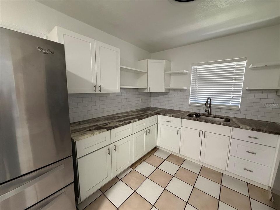 В аренду: $3,600 (3 спален, 3 ванн, 1331 Квадратных фут)