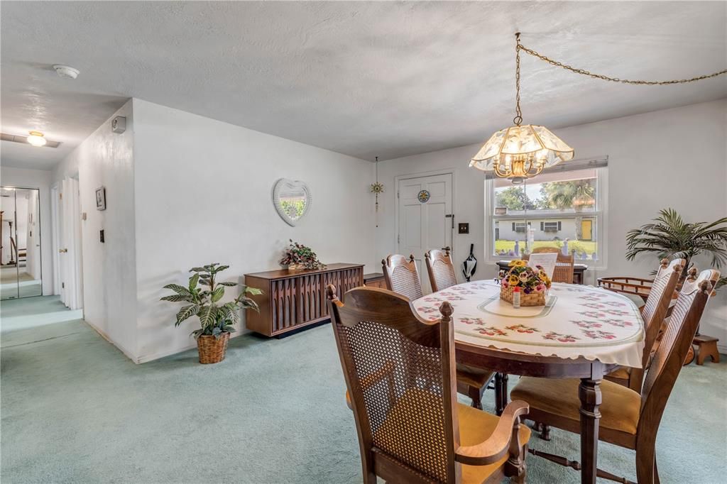 En Venta: $248,000 (4 camas, 2 baños, 1572 Pies cuadrados)