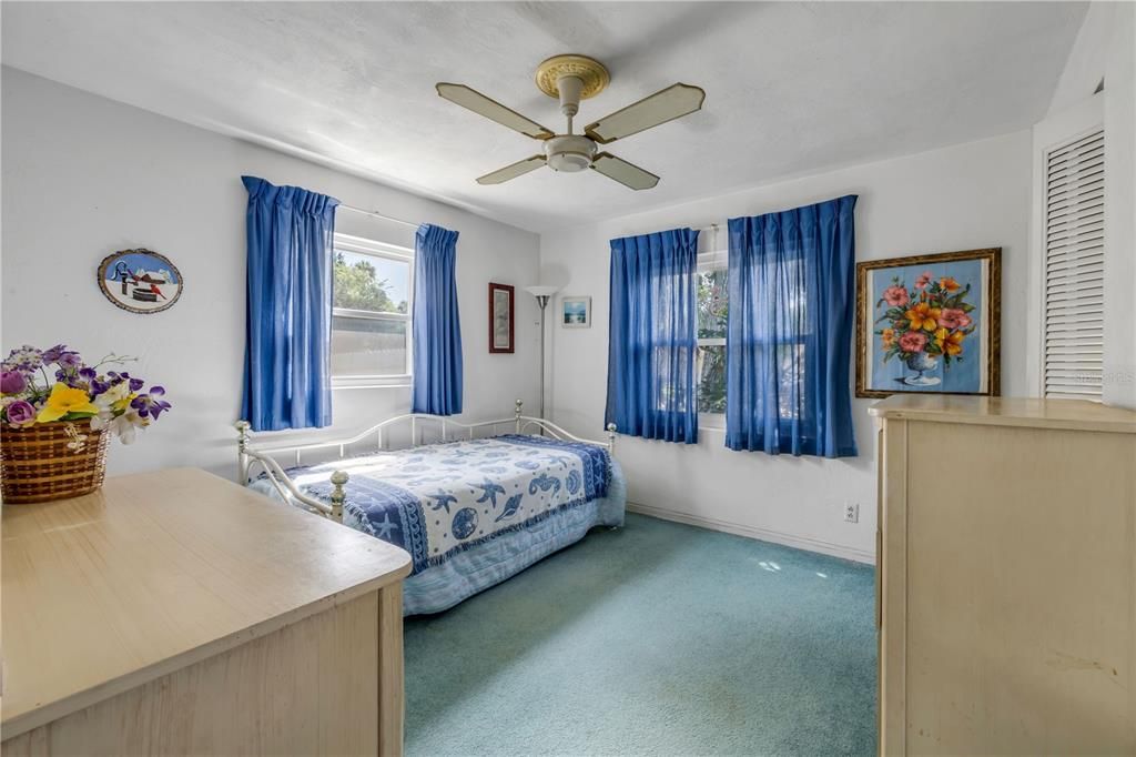 En Venta: $248,000 (4 camas, 2 baños, 1572 Pies cuadrados)