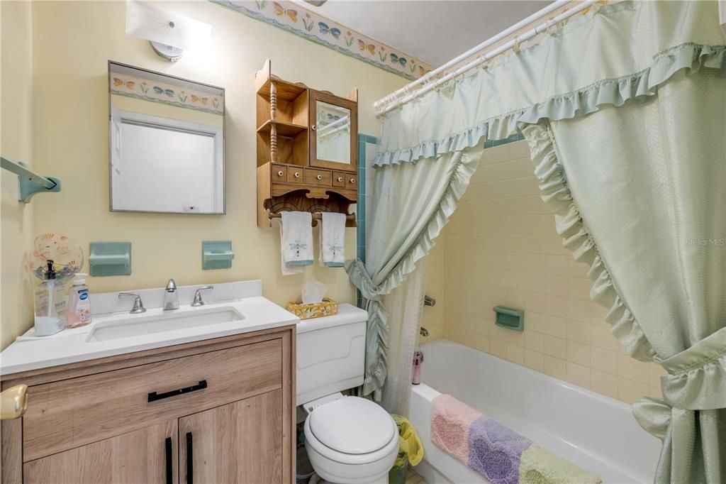 En Venta: $248,000 (4 camas, 2 baños, 1572 Pies cuadrados)