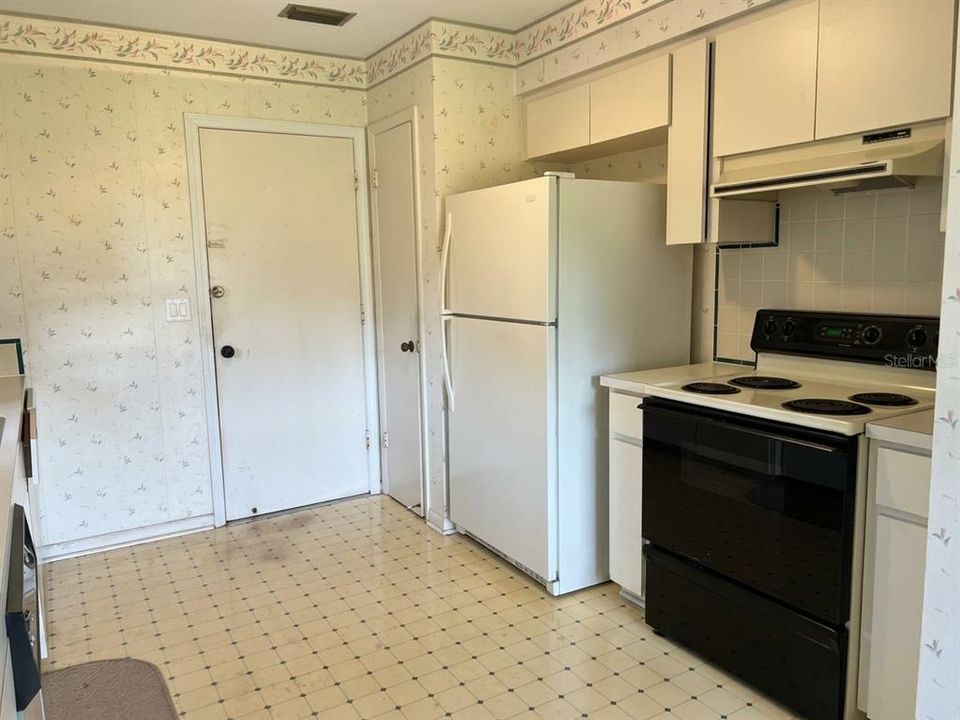 На продажу: $225,000 (3 спален, 2 ванн, 1245 Квадратных фут)