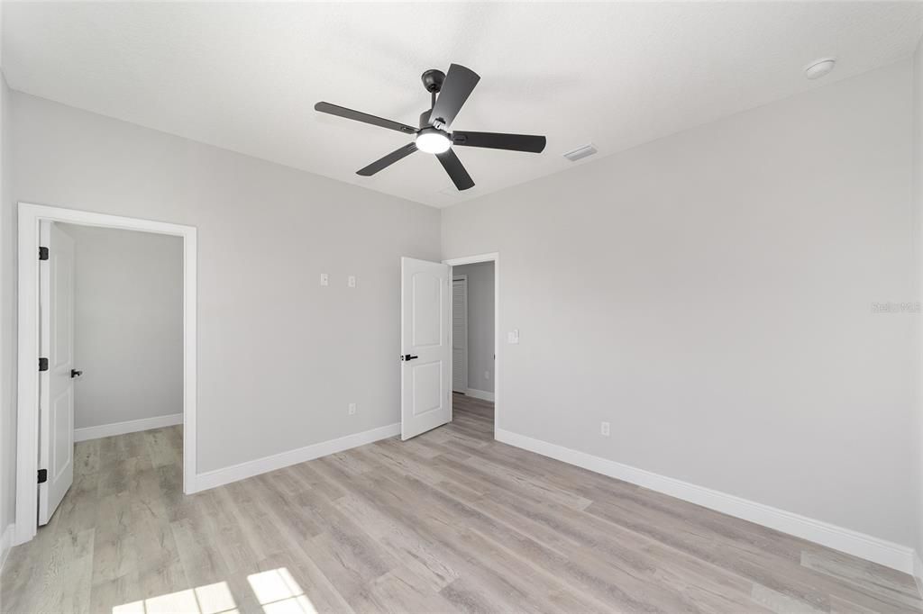 En Venta: $294,900 (3 camas, 2 baños, 1640 Pies cuadrados)