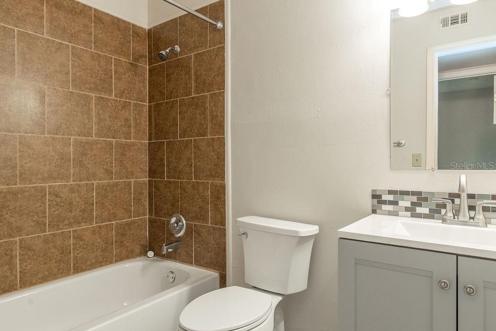 В аренду: $1,900 (3 спален, 2 ванн, 1517 Квадратных фут)