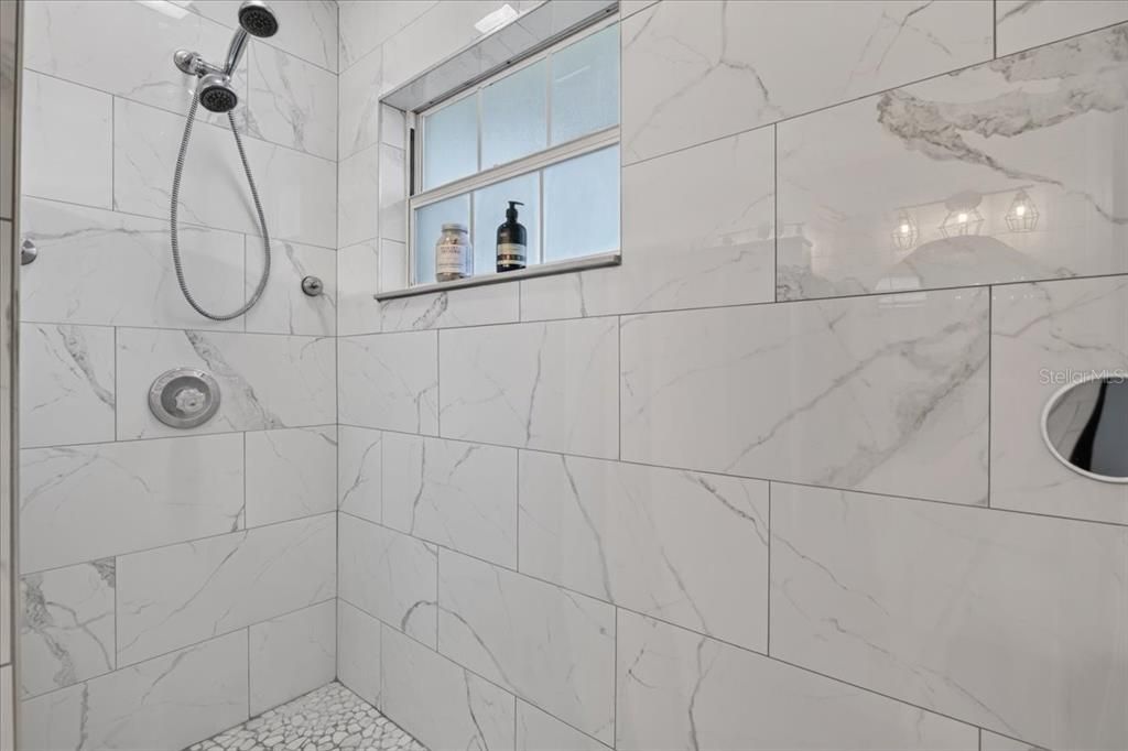 На продажу: $259,900 (3 спален, 2 ванн, 1602 Квадратных фут)